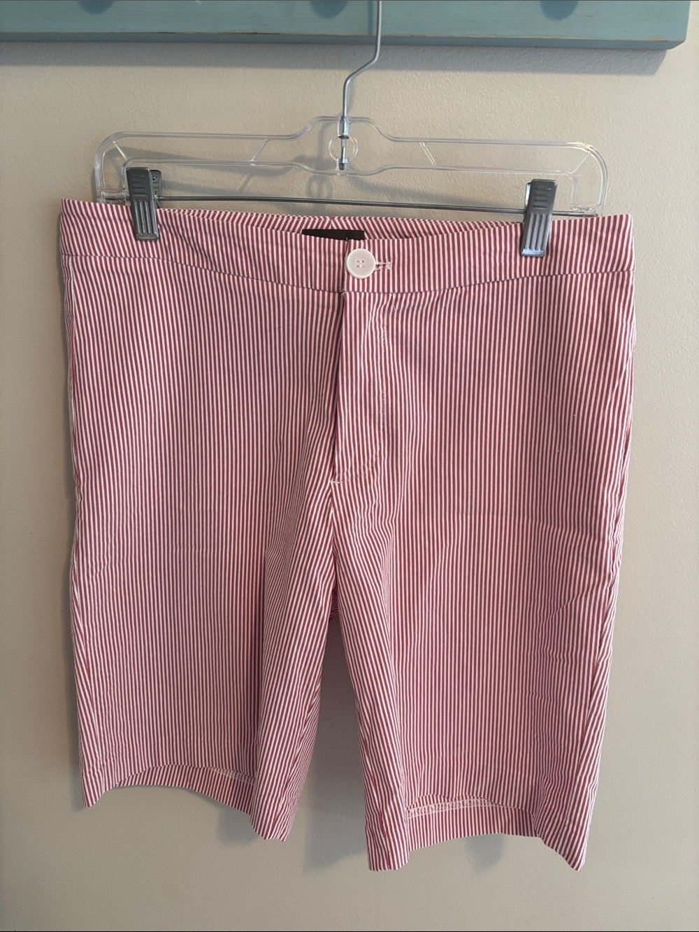 Crosby Women Shorts Size 10 Red White Striped Bermuda Stretch Rayon Blend Summer